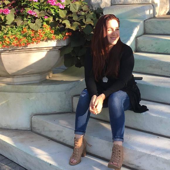 Meet your Posher, Kathie - Picture 1 of 1